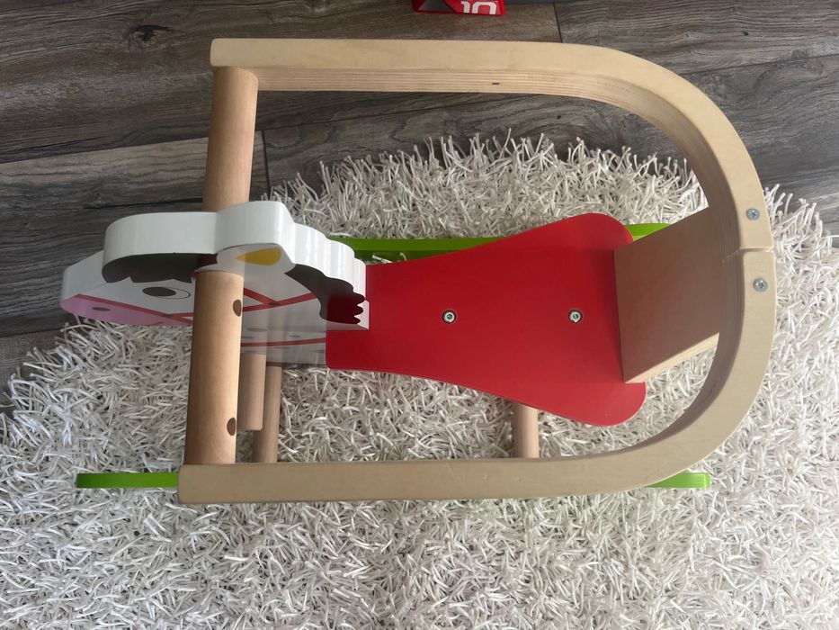 Детско дървено люлеещо конче