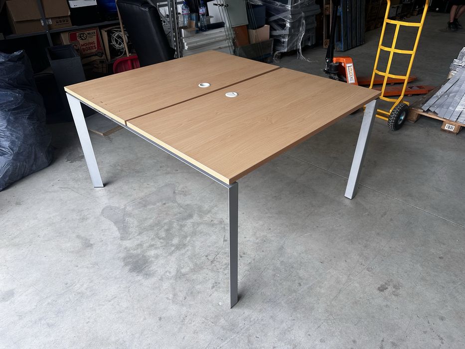 Офис бюра ORT с метална конструкция – 120x140x75 см, 15 бр. налични