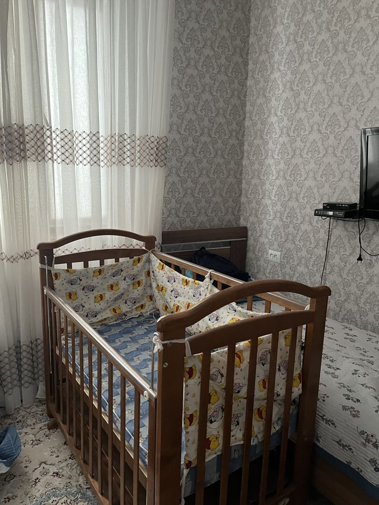 Продаю уютную детскую кроватку