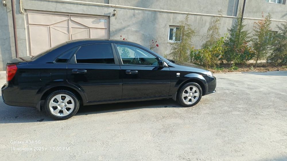 Lasetti avtomat 2022 yil toza