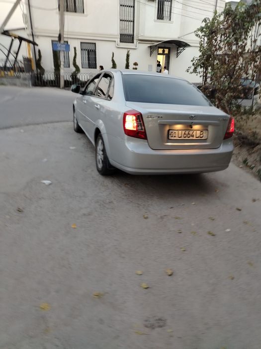 Laseti jentra sotiladi kraskasi qatida borligini bilmiyman