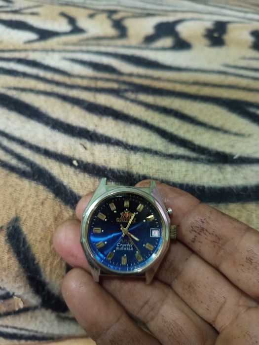 Продавам часовник Ориент