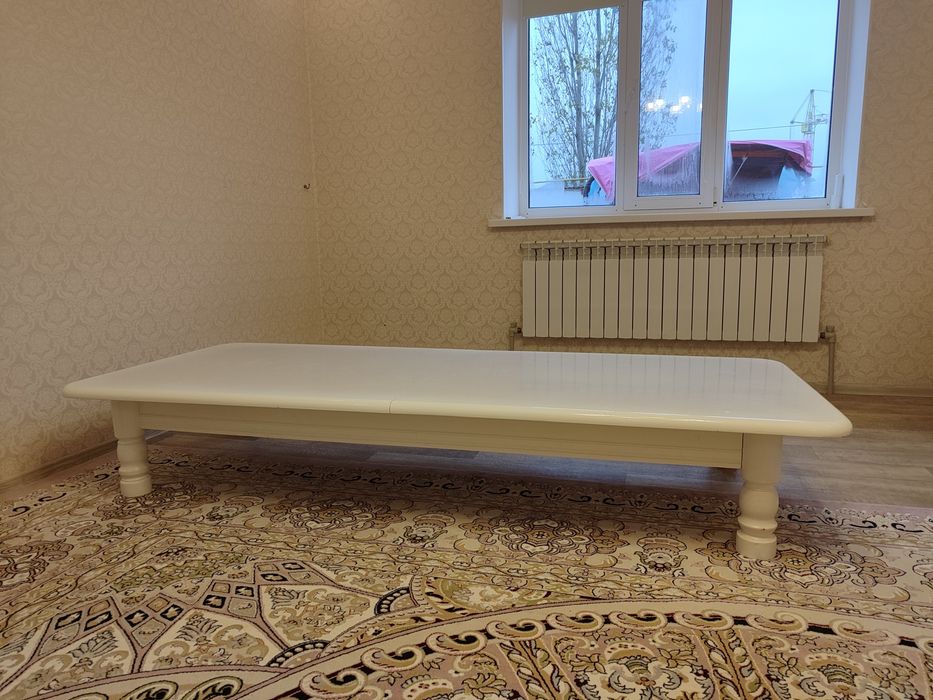 Продам стол трансформер , дерево ,в  отличном состоянии