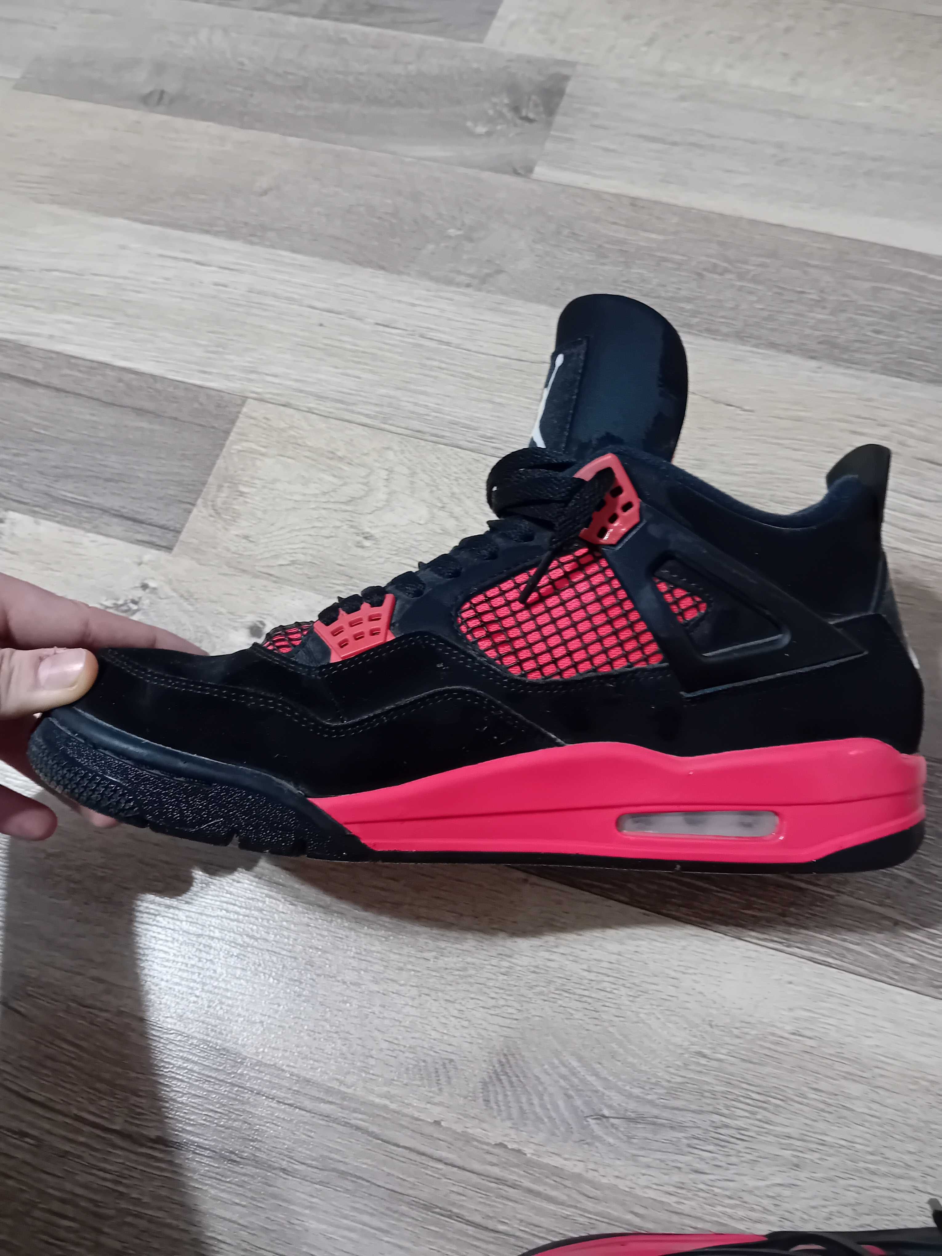 Jordan 4 red thunder