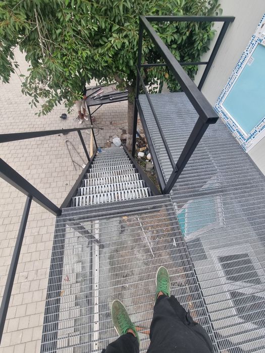 Scări metalice de exterior