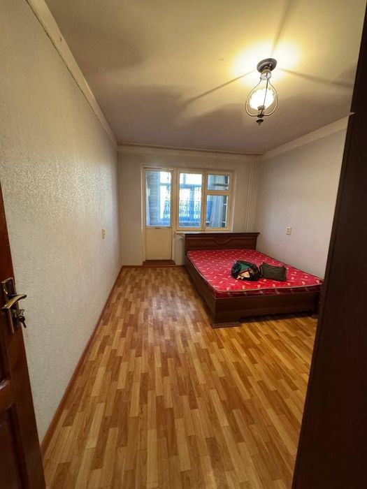 2 xonali kvartira sotiladi