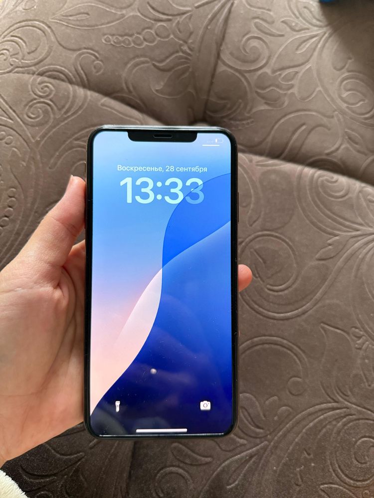 Продам АЙФОН ХС MAX в хорошем состоянии