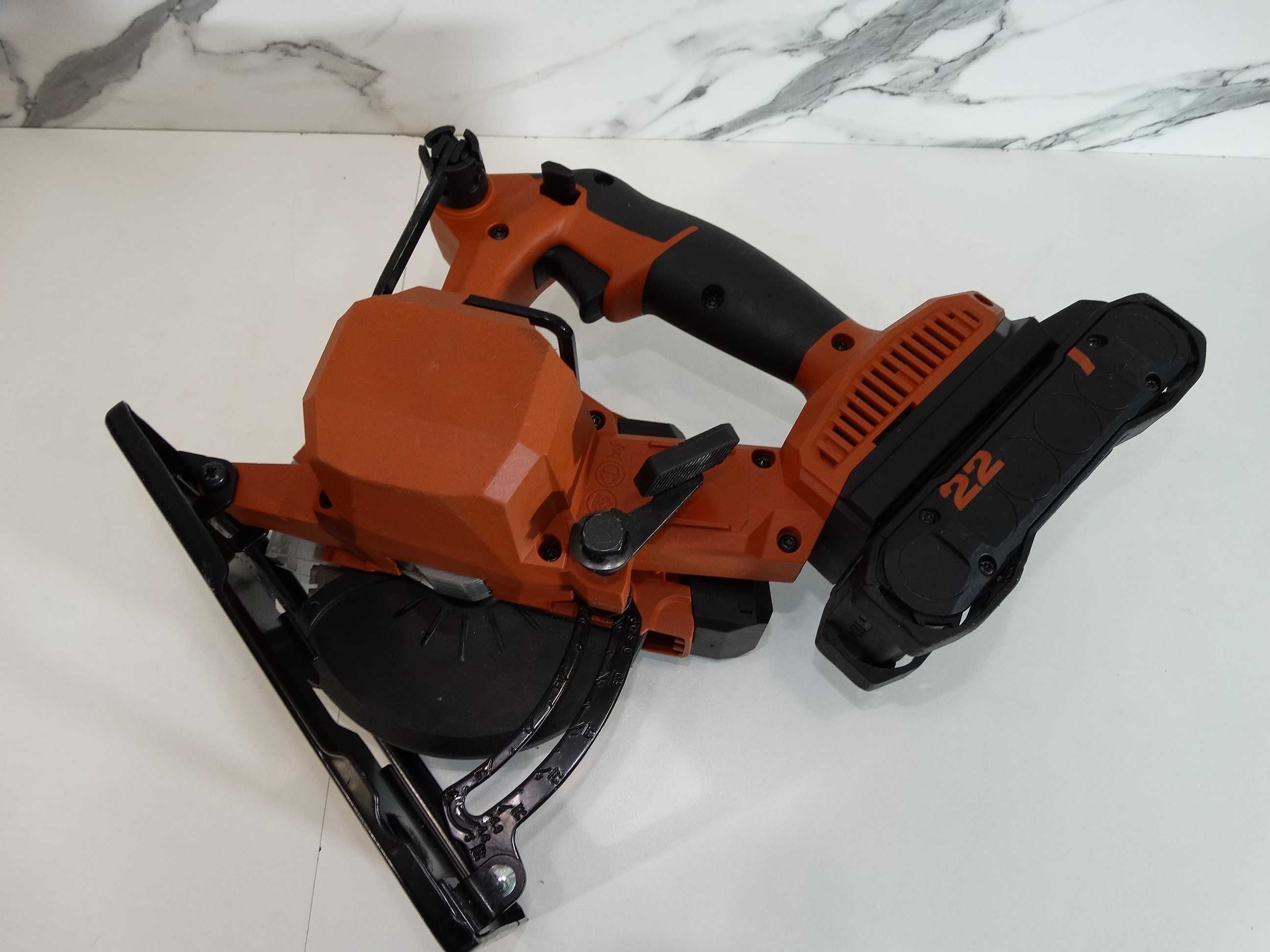 Hilti SC 4MR - 22 / Nuron - Компактен циркуляр за метал