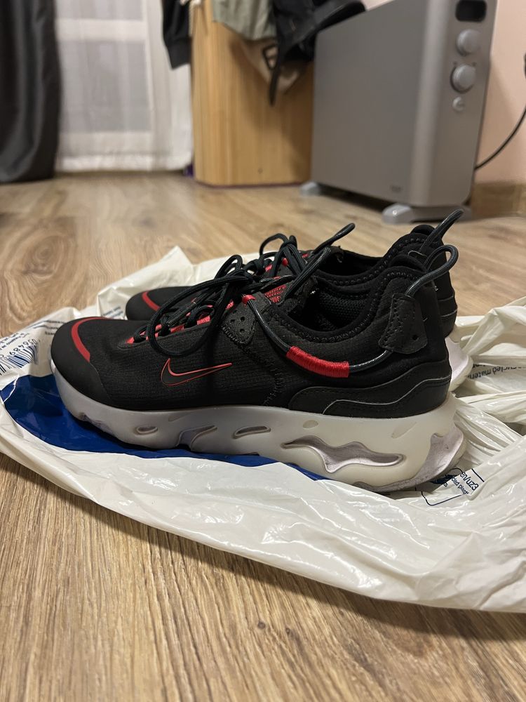 Мъжки маратонки Nike React Live Se