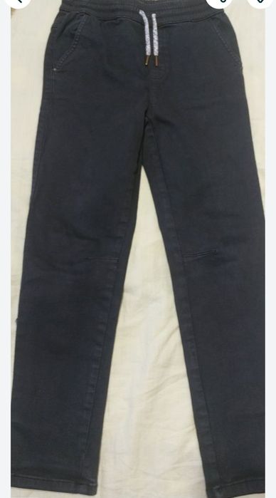 Blugi și hanorac Reserved 146