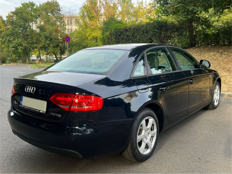 •Audi A4 B8 2009 2.0TDI Berlina•