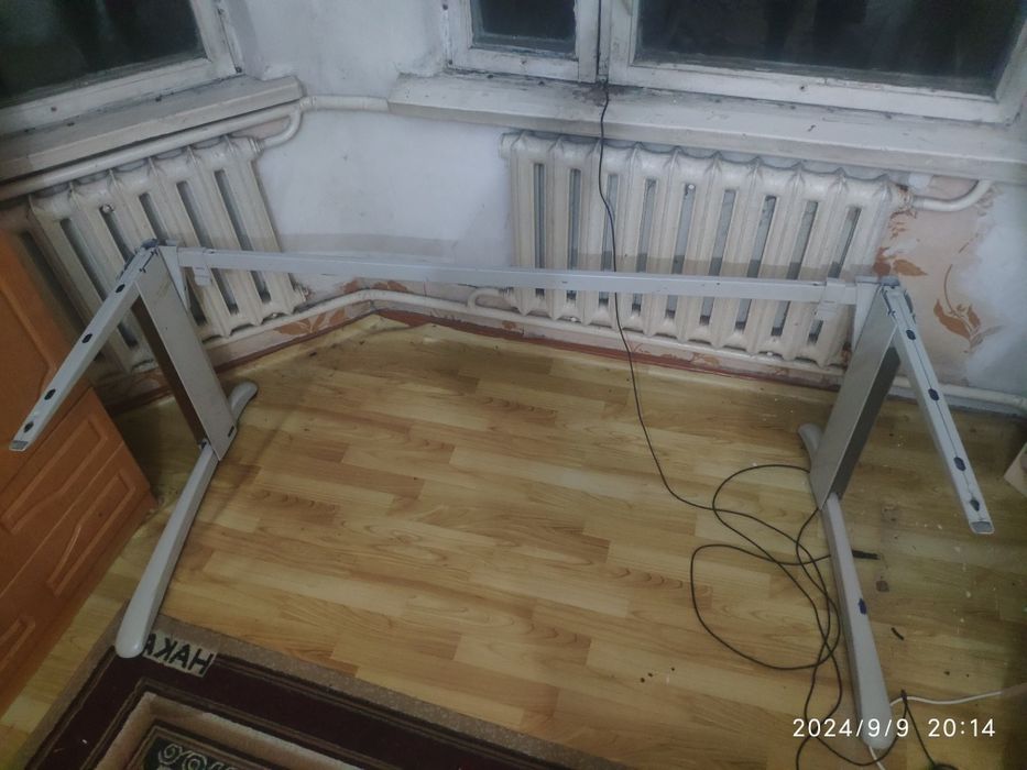 Стол для приемной