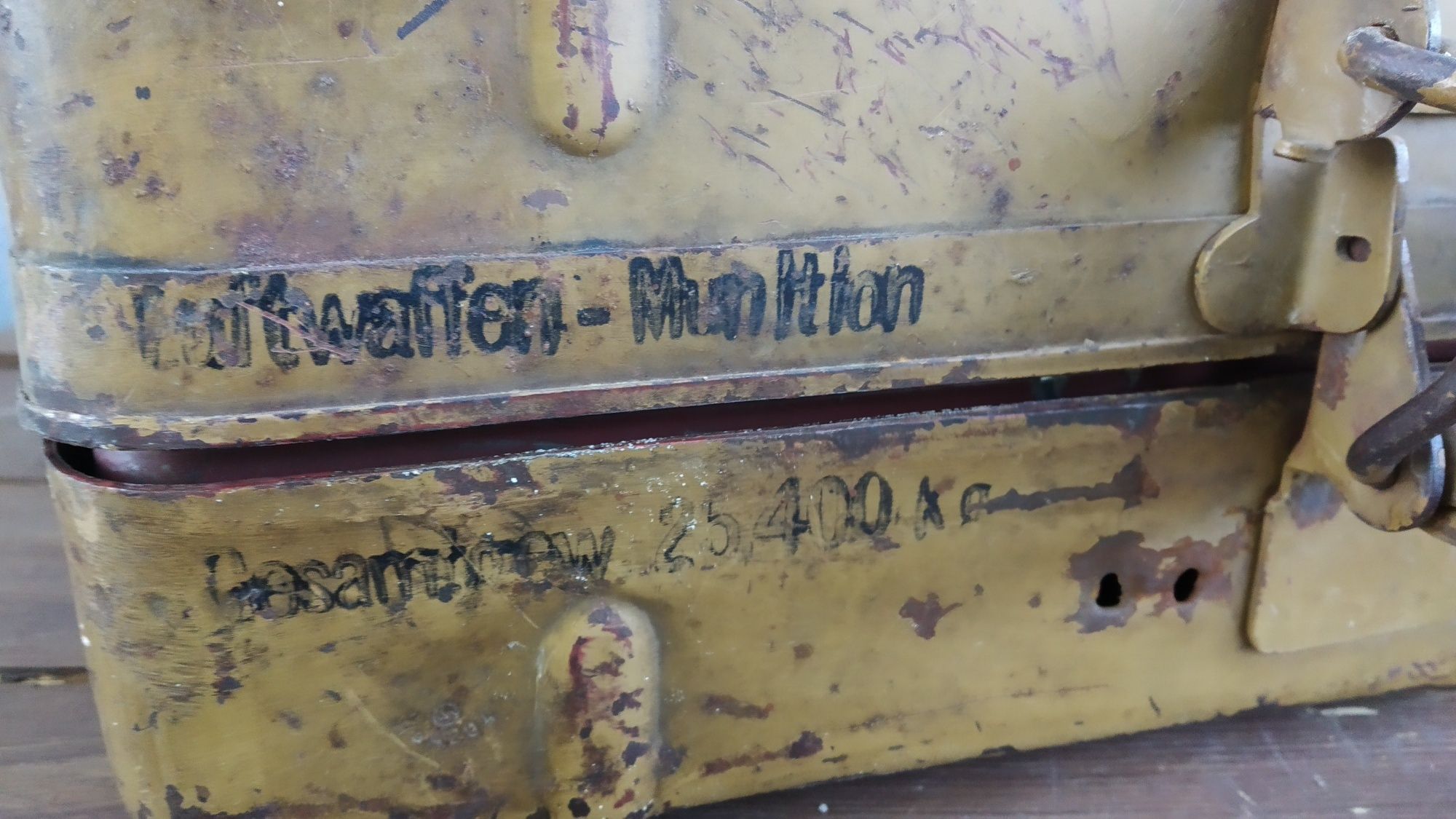 Luftwaffe munition. Ww2  метална германска кутия за авиационни муници