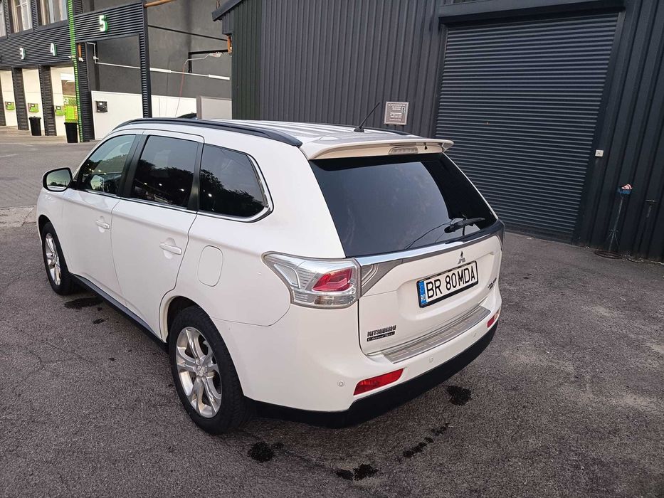 Vand Mitsubishi Outlander III