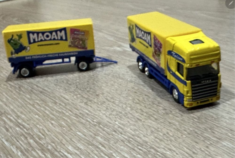 Macheta auto 1/72 Scania cu remorca