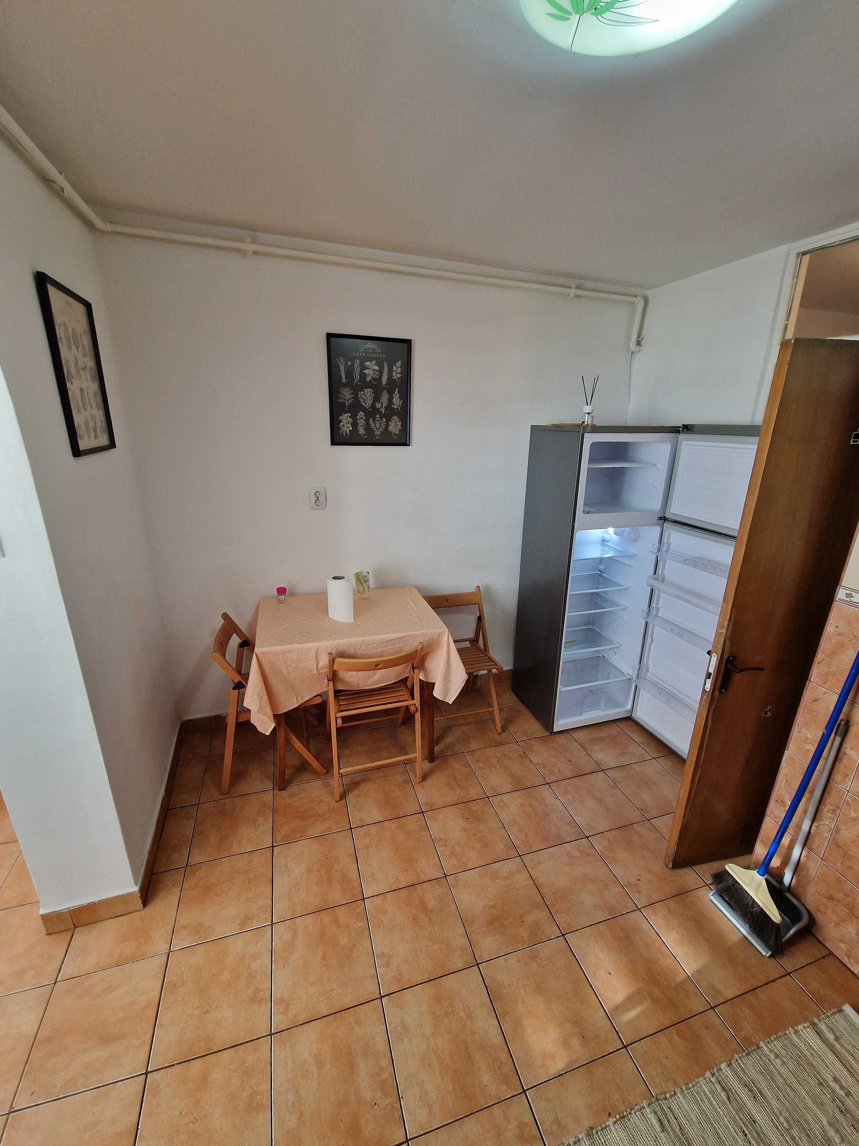 3 cam Rahova - centrala - mobilat complet - 400 euro