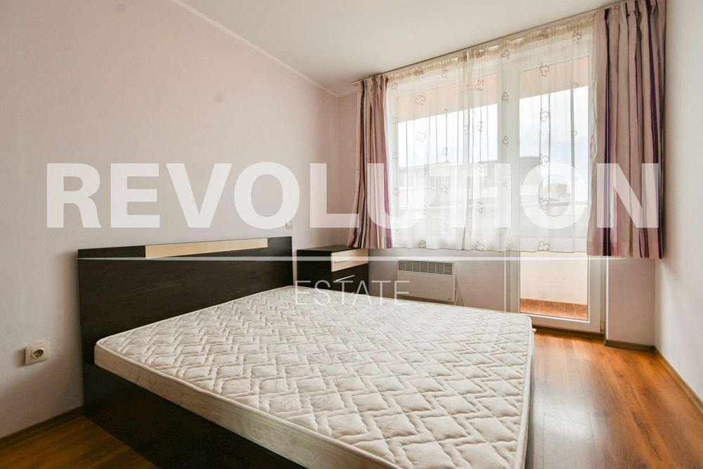 Тристаен апартамент в ж.к. Дружба 1 .