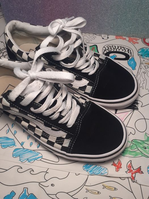 Vans nr 37 aproape noi