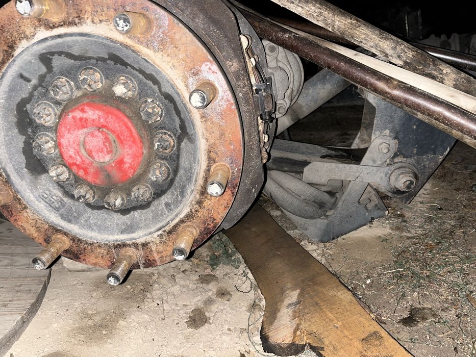 SAF  SCHMITZ ось в зборе