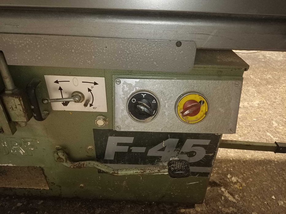 Utilaje tamplarie circular cu masa mobila