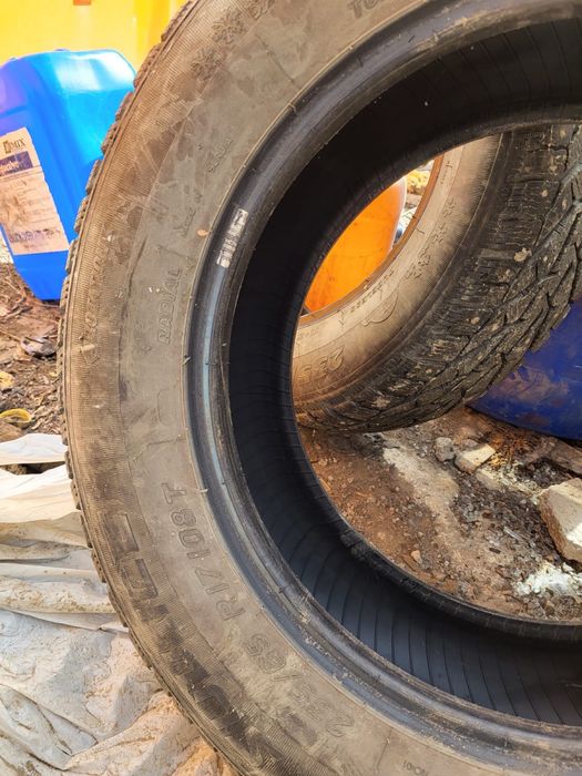 Продам комплект шипованных шин