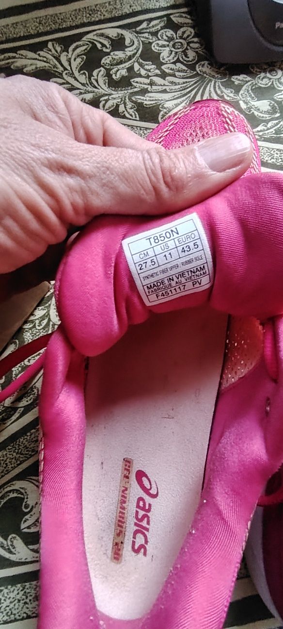 Дамски маратонки марка Asics