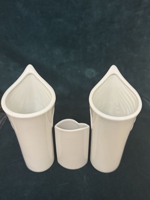 Lot 3 vaze Ak Kaiser Germany. Portelan fin biscuite.