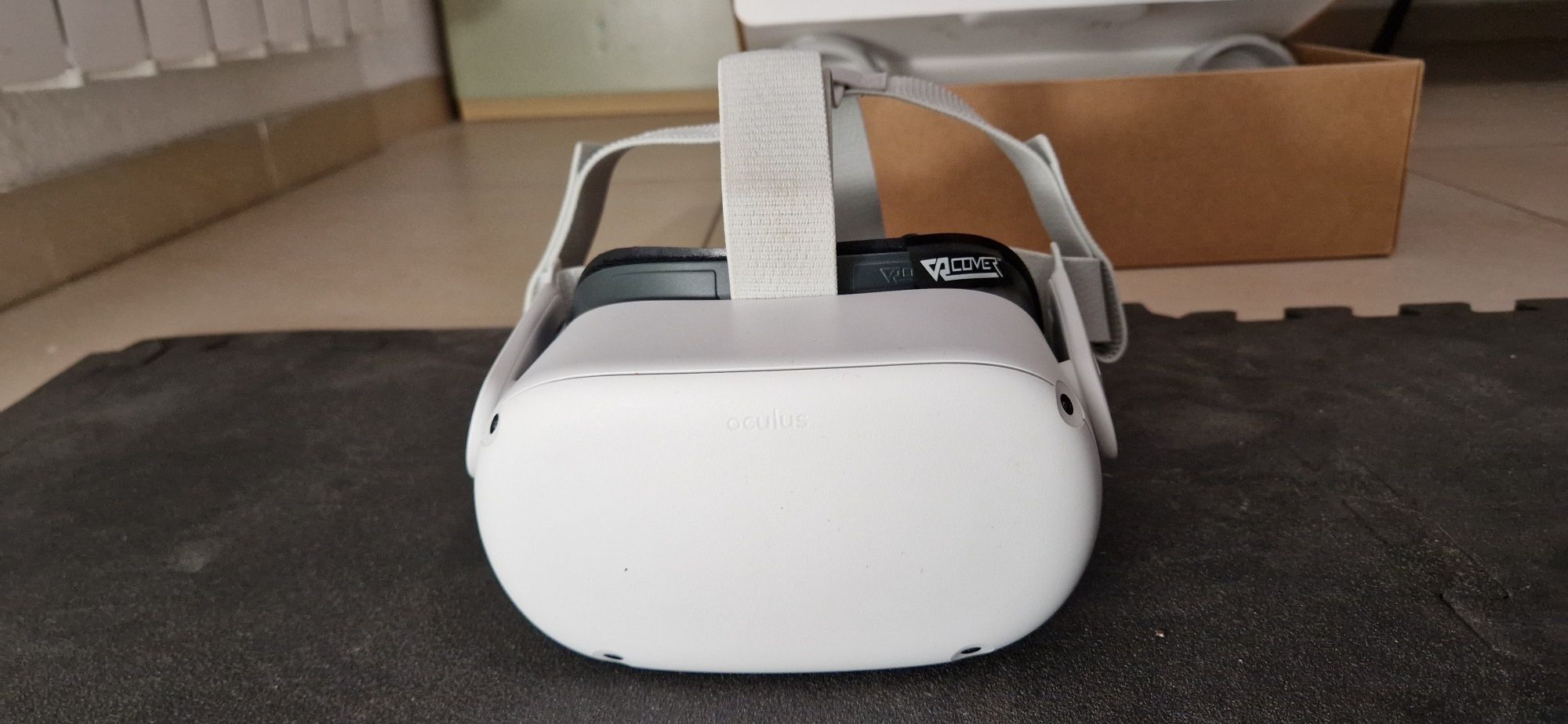 Aparat de realitate virtuala Oculus Quest 2 64gb  cu accessori VRCover