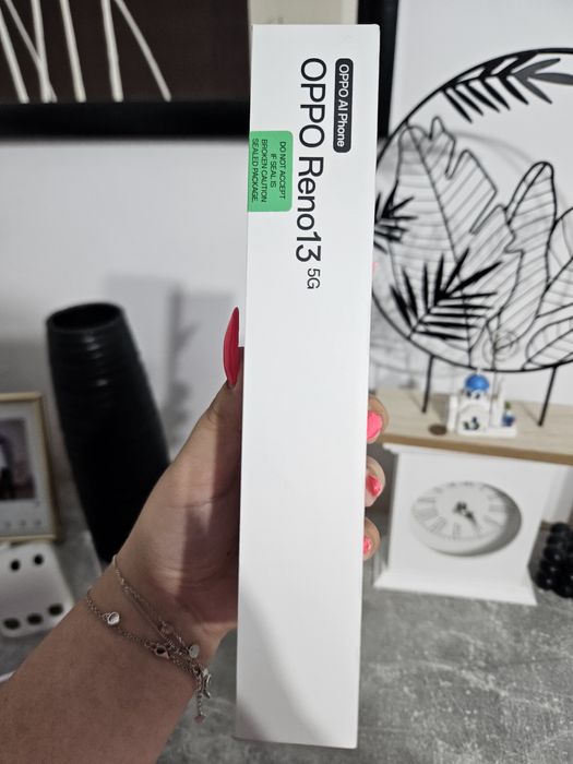 Oppo Reno 13 5G 256 GB + 12 GB RAM