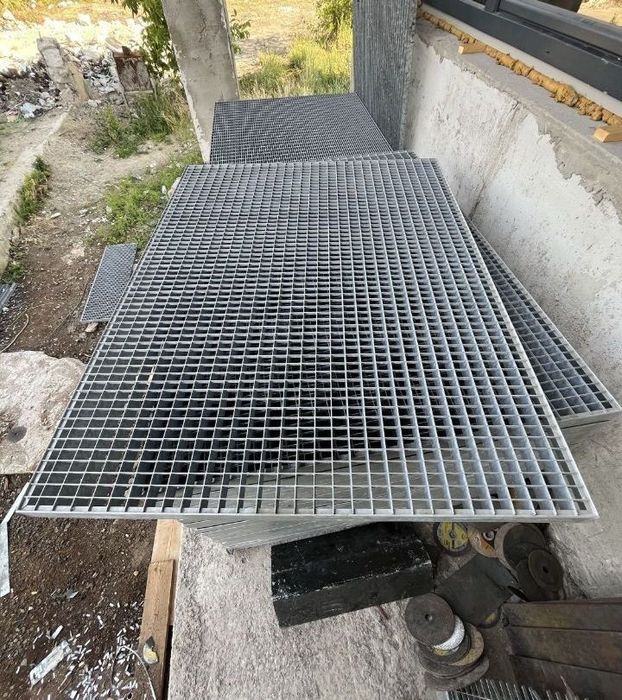 Vine mi grătare zincată orice dimensiune și drept de pentru scări