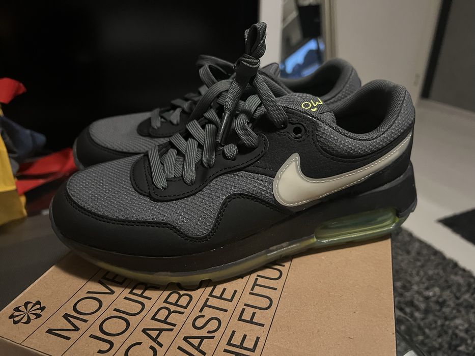 Nike AIR MAX MOTIF NN GS - номер 38.5