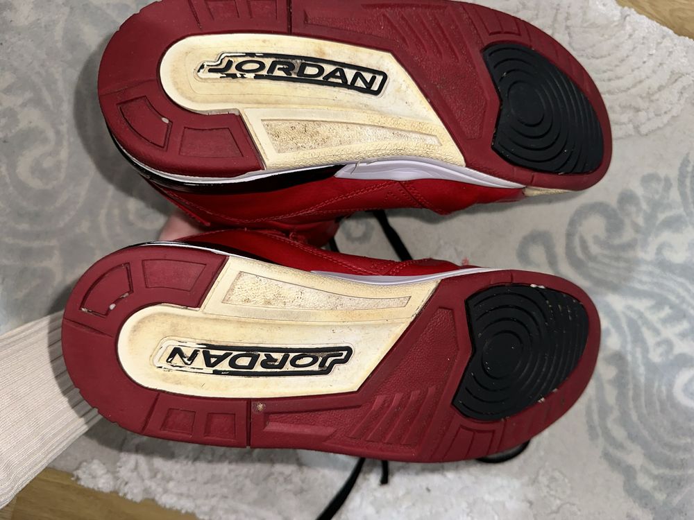 Adidasi Jordan Flight