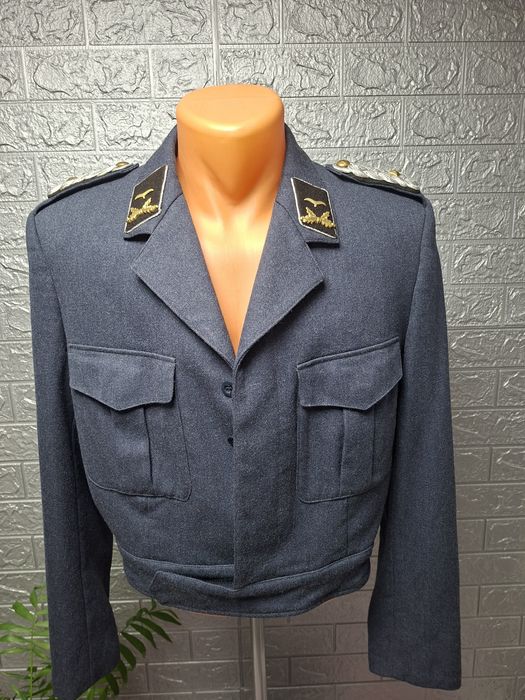 Tunica militara si sapca germana