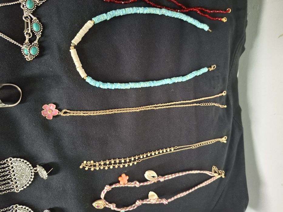 Украшения для девочек бижутерия.