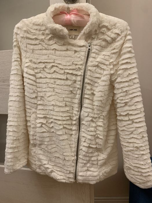 Haina blana artificiala