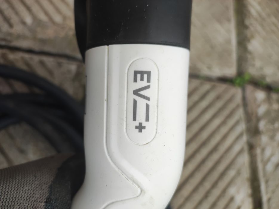 Кабел за електрически автомобил