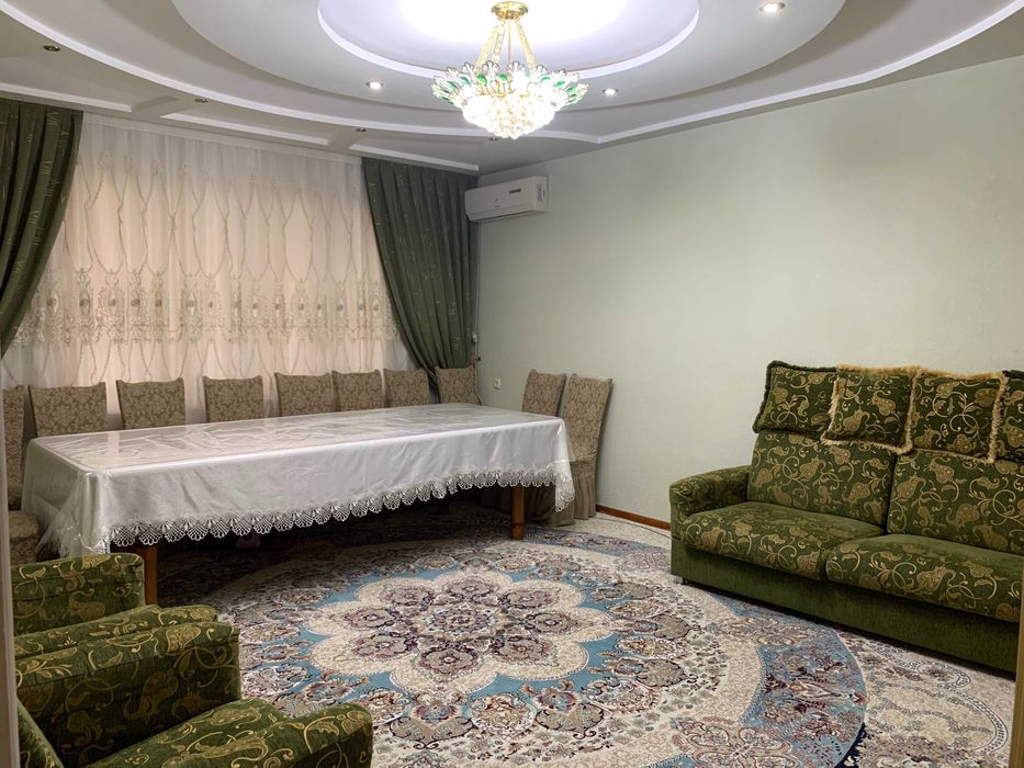 Банковская квартира, 3х (переделанная в 4х) комнатная,на метро Беруний