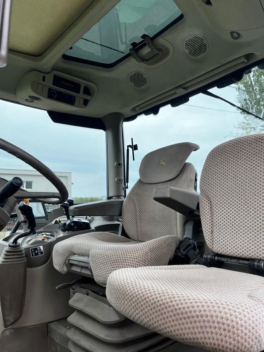 Tractor John Deere 6105 R cu încărcător frontal