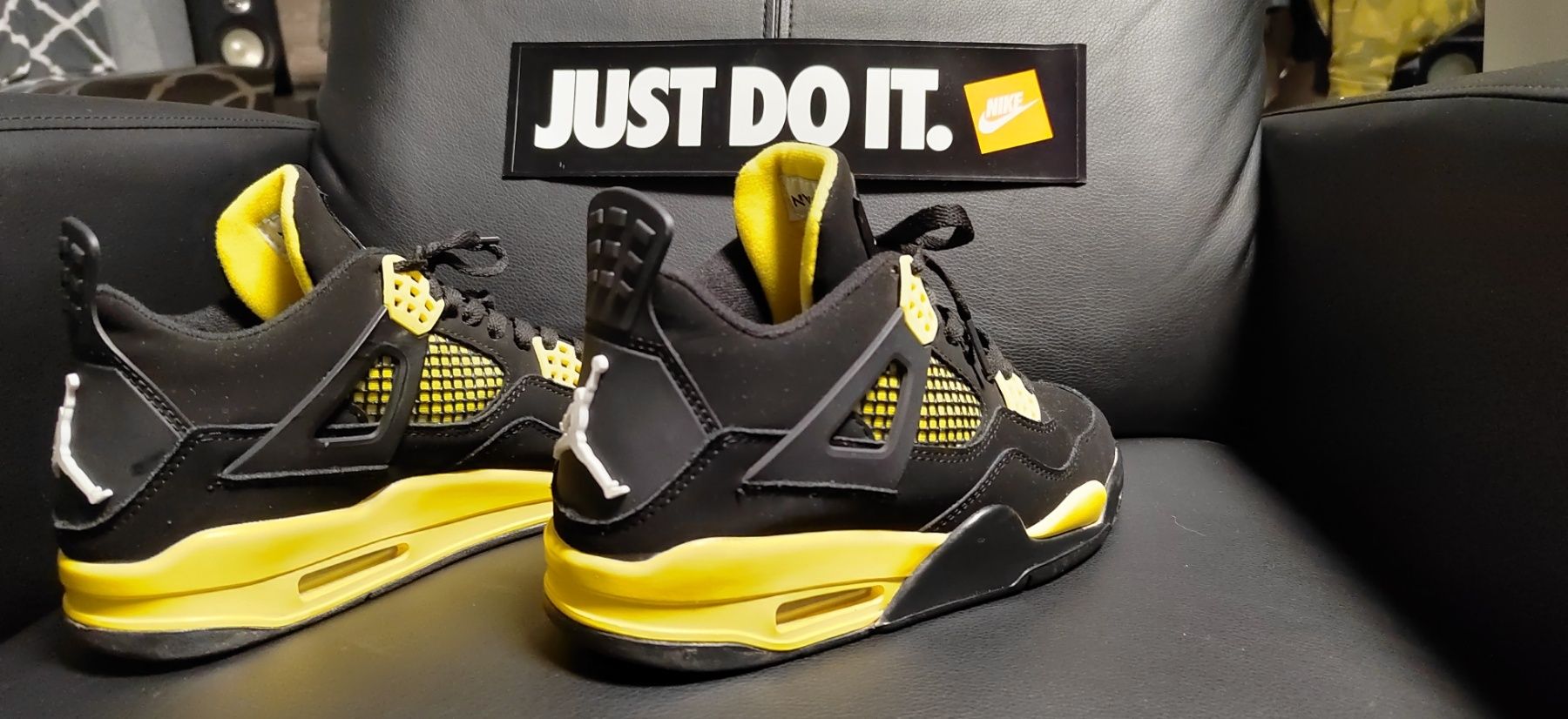 Nike Air Jordan Retro 4 Thunder, номер 40