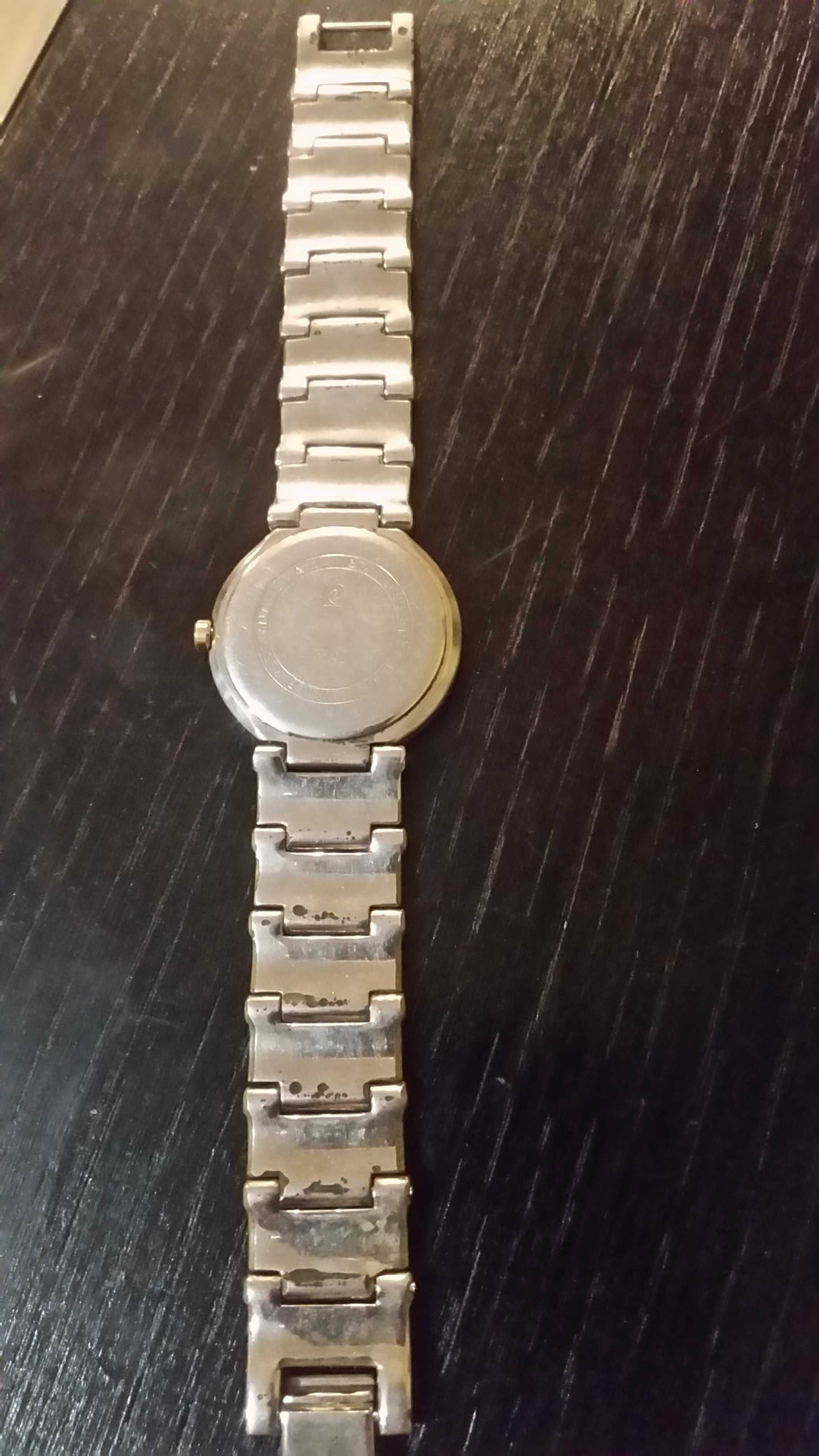 Оригинален  винтидж часовник Pierre Cardin