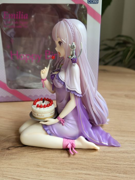 Аниме фигурка Happy Biryhday Emilia