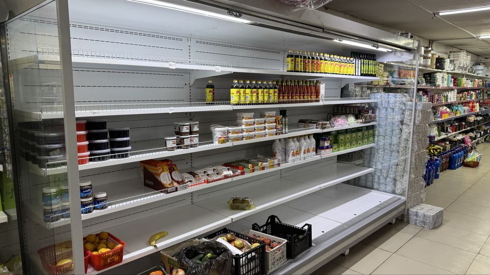 Горка с выносным холодом. Без огрегата в комплекте. Витрине