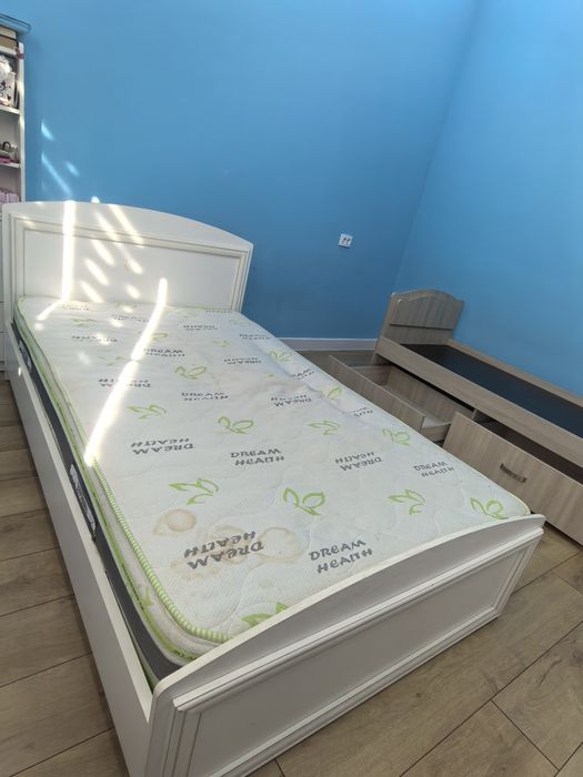 Кровать полуторка и односпальный