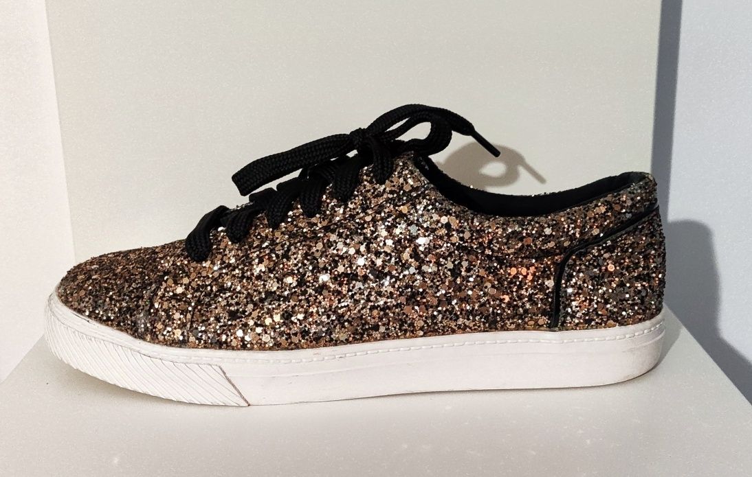 Дамски кецове на Bershka