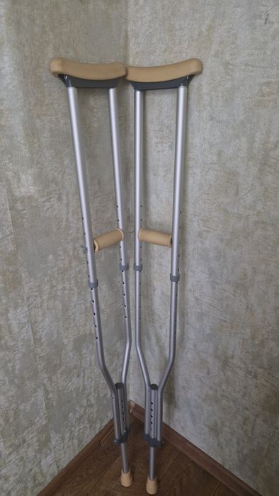 Костыли в отличном состоянии