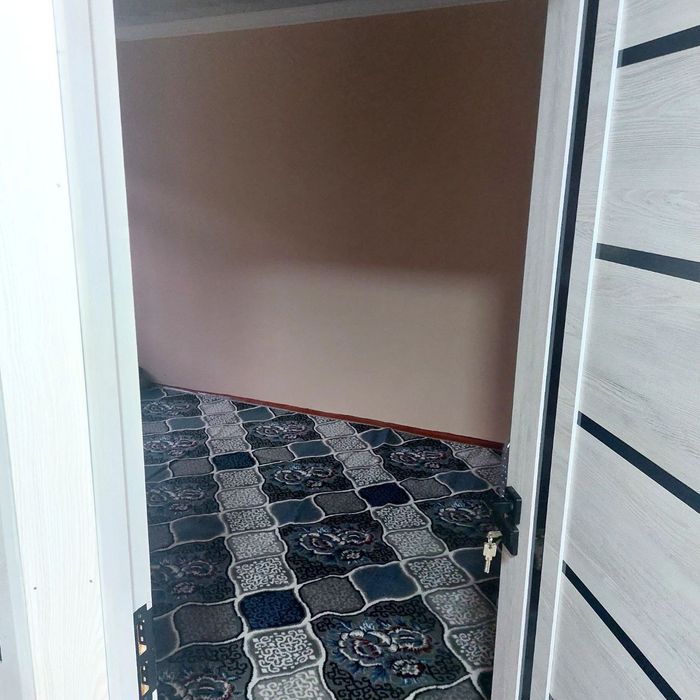 Продаётся квартира 23 квартил

Чиланзар 23 квартал 
Ориентир:  Дилором