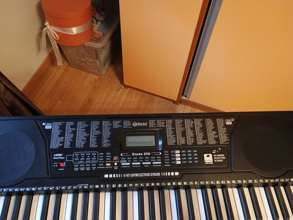 Pianina Schubert cu suport și scaun