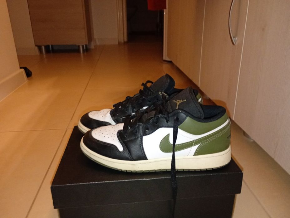 Vând Jordan 1 low