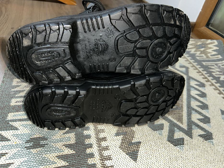 Vând bocanci militari tactici-politie, jandarmerie, pompieri etc.