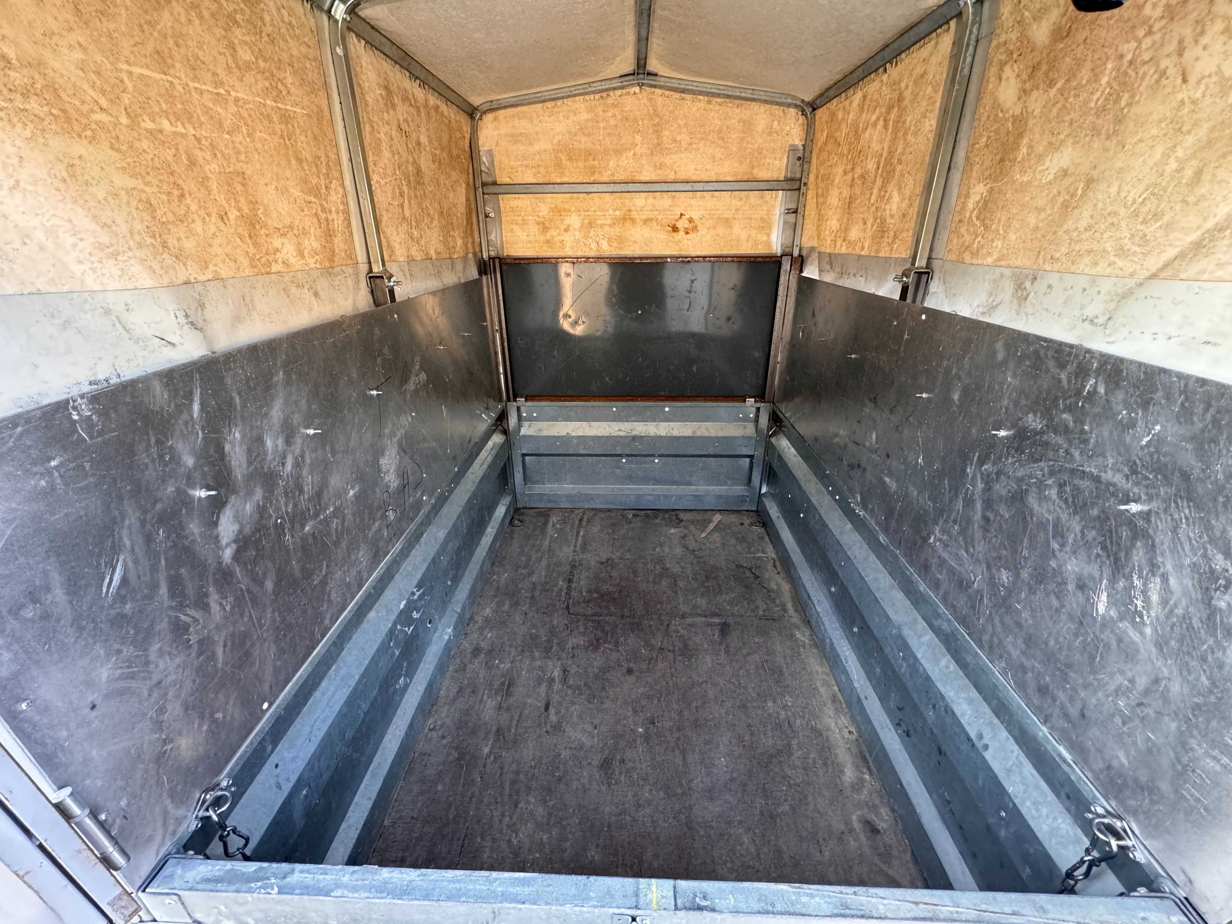 Remorca 750kg VAND SAU SCHIMB CU SCUTER 125cc
